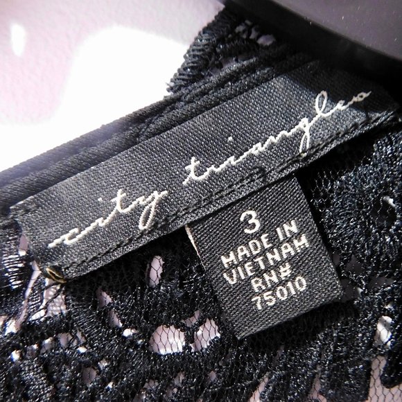 Black and Pink Lace / Tulle Formal Dress - Picture 5 of 9